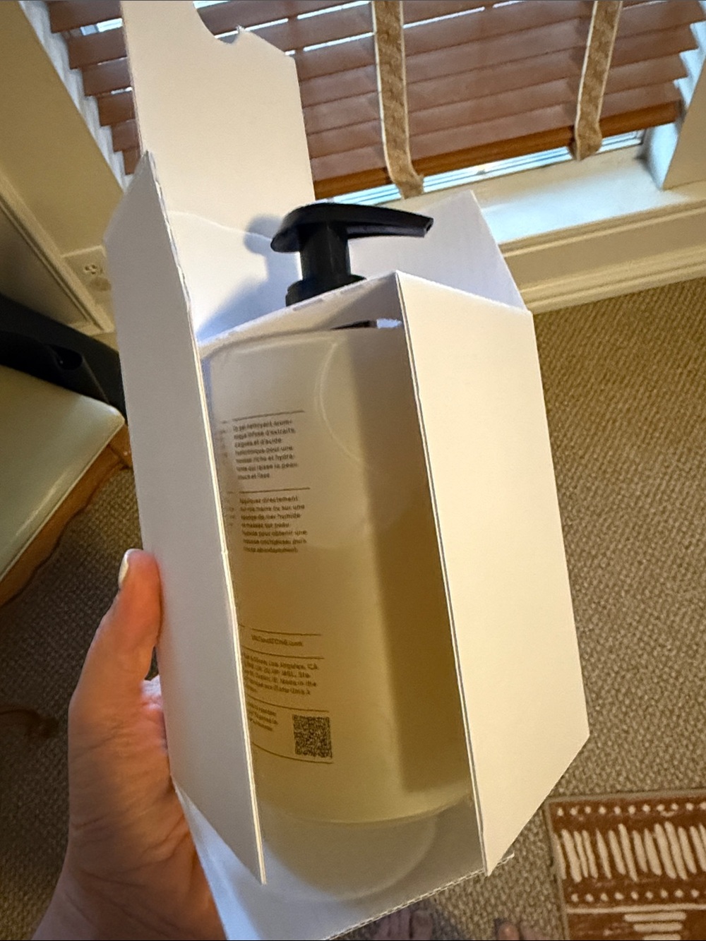 NWT Salt & Stone Santal & Vetiver Body Wash - Picture 3 of 4